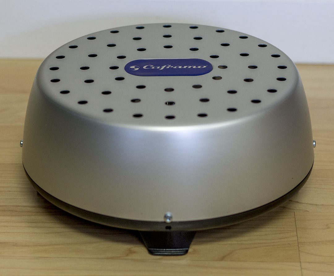 Caframo Limited 9406caabx Dehumidifier||9406 Stor-Dry_Lifestyle2.Jpg||91||c4p9406caabx||1714662
