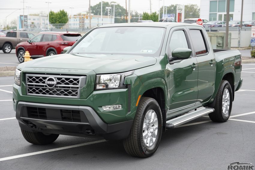 Product of Romik USA 21823418 RB2-T Series Running Board