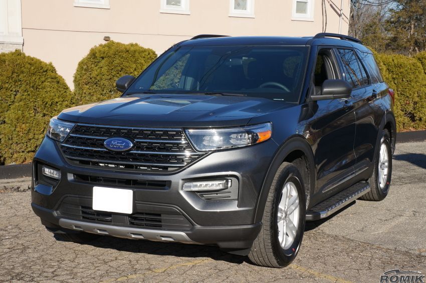 Product of Romik USA 52392418 REC Series Running Board