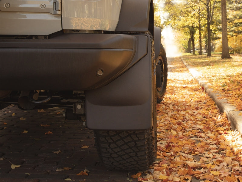 Weathertech (Usa) 120212 Mud Flap||fall_Outside_Mudflaps_181_V2_Original File.Jpg||86||w24120212||1740821
