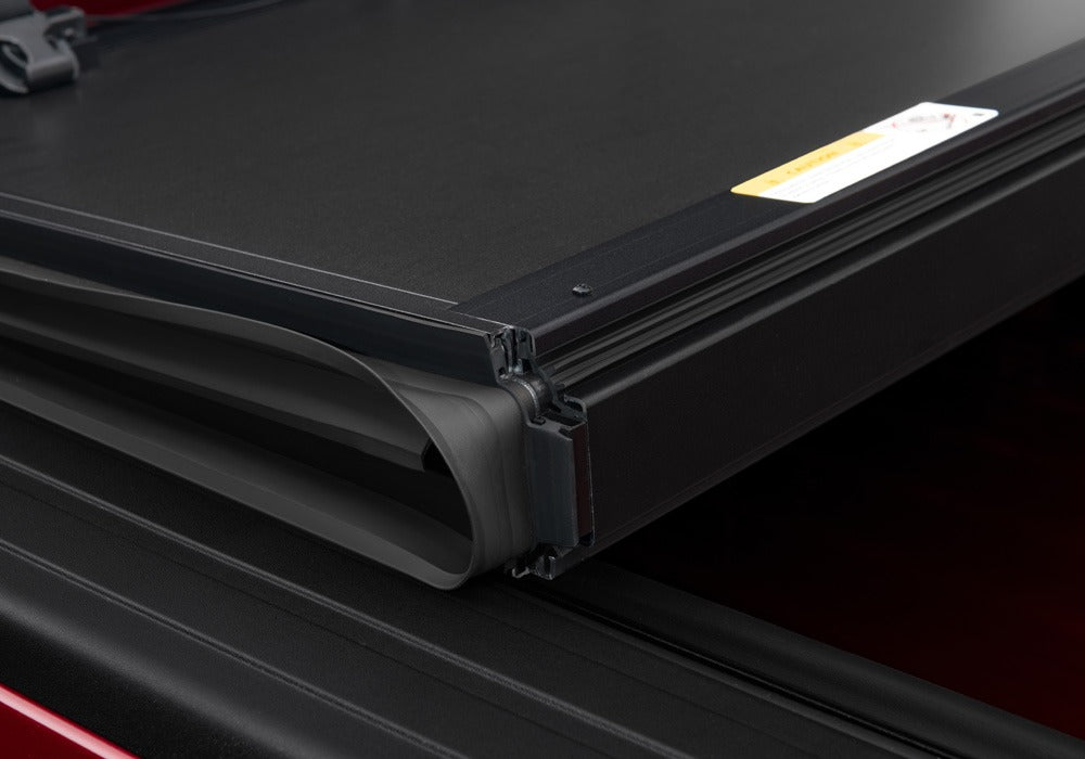 Undercover Ax32009 Tonneau Cover||uc_Armorflex_Dodge-Ram-2019_Details_02hinge.Jpg||89||u19ax32009||1014084