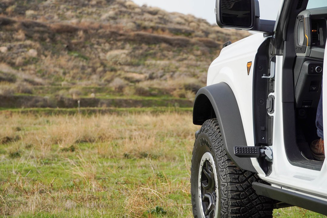 Dv8 Offroad Stbr-01 Foot Peg||2021-2023-Ford-Bronco-Foot-Pegs-Installed-09.Jpg||95||dv8stbr01||1629347