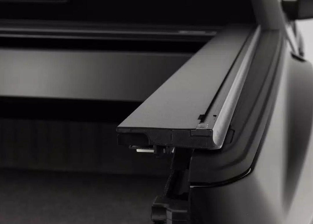 Retrax T-90338 Tonneau Cover||t-90338_2.Jpg||87||rtxt90338||2176356