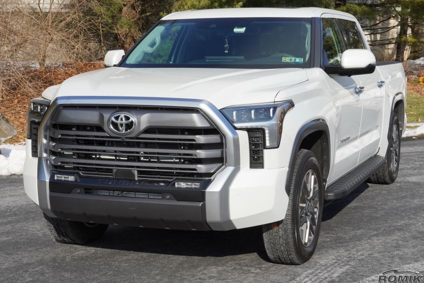 Product of Romik USA 51728419 REC Series Running Board