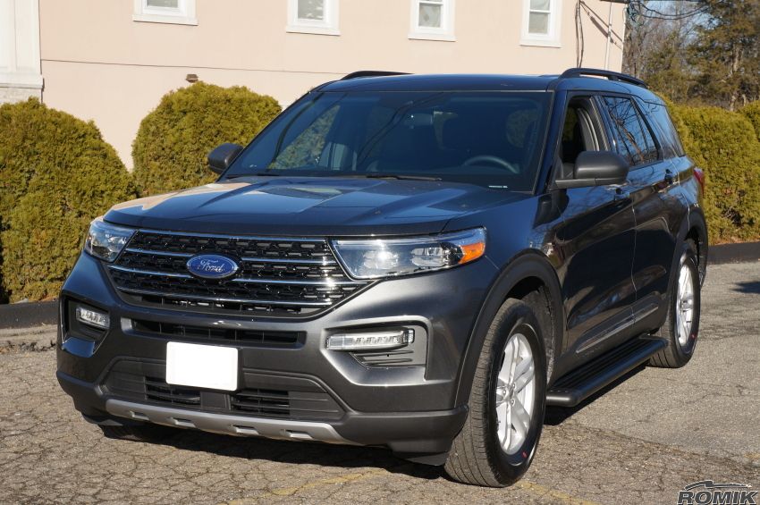 Product of Romik USA 22392419 RB2 Series Running Board