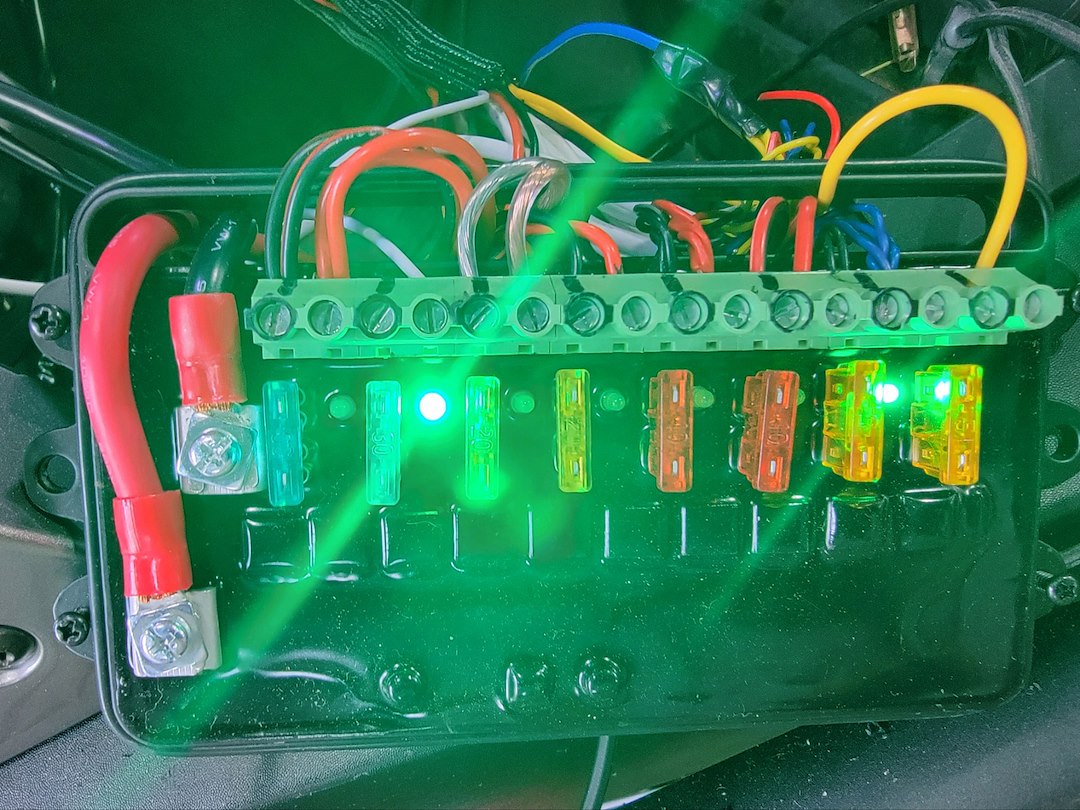 Race Sport Lighting Rsw80a Multi Purpose Light Controller||rsw80a_Attfrbsyungb4sp7p.Jpg||91||rslrsw80a||1755979