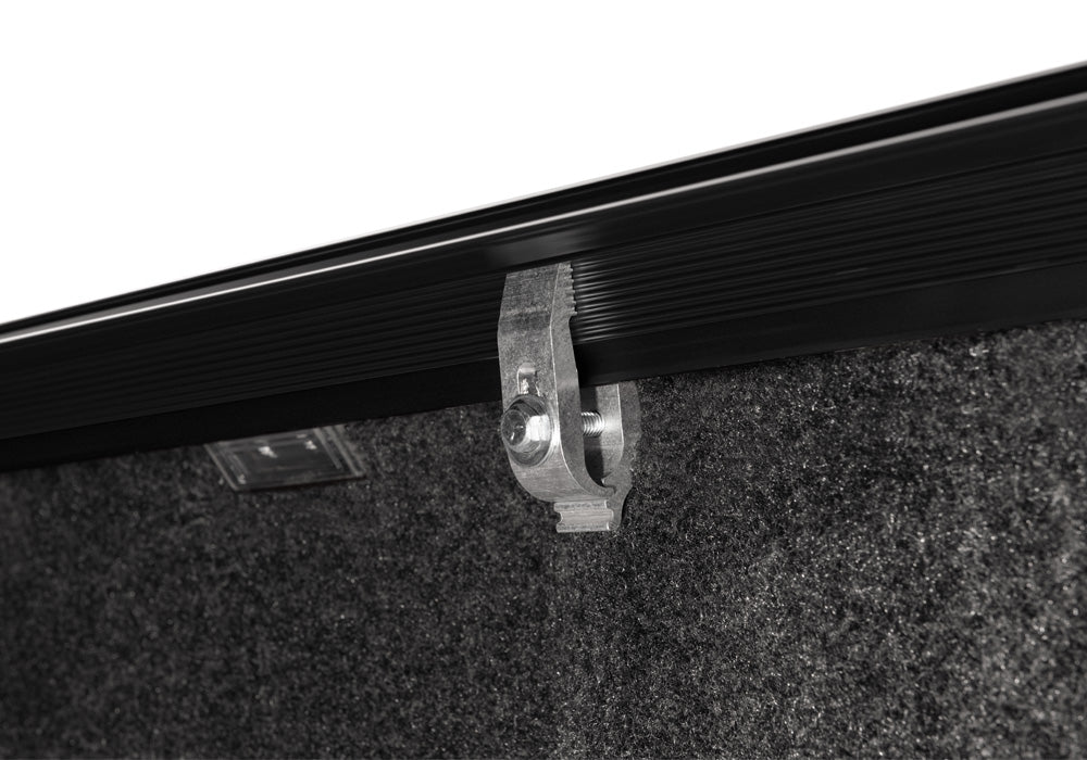 Truxedo 1549816 Tonneau Cover||tx_Sentryct_Gmc-Sierra16-Red_Details_01clamp.Jpg||94||t701549816||1541709