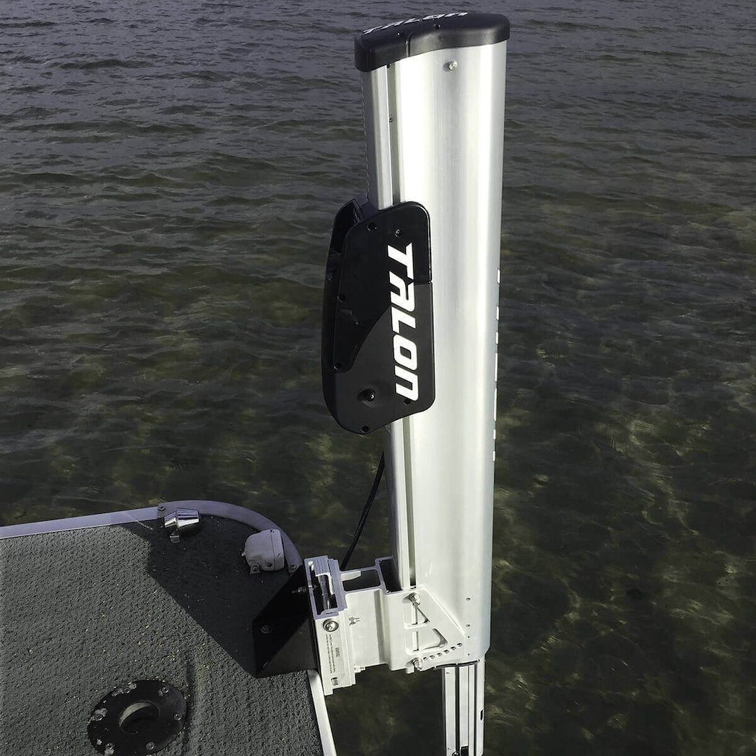 Minn Kota 1810225 Anchor System Mounting Bracket||mk_1810225_Talon_Pontoonedgemountkit_Lifestyle1.Jpg||86||min1810225||1282576