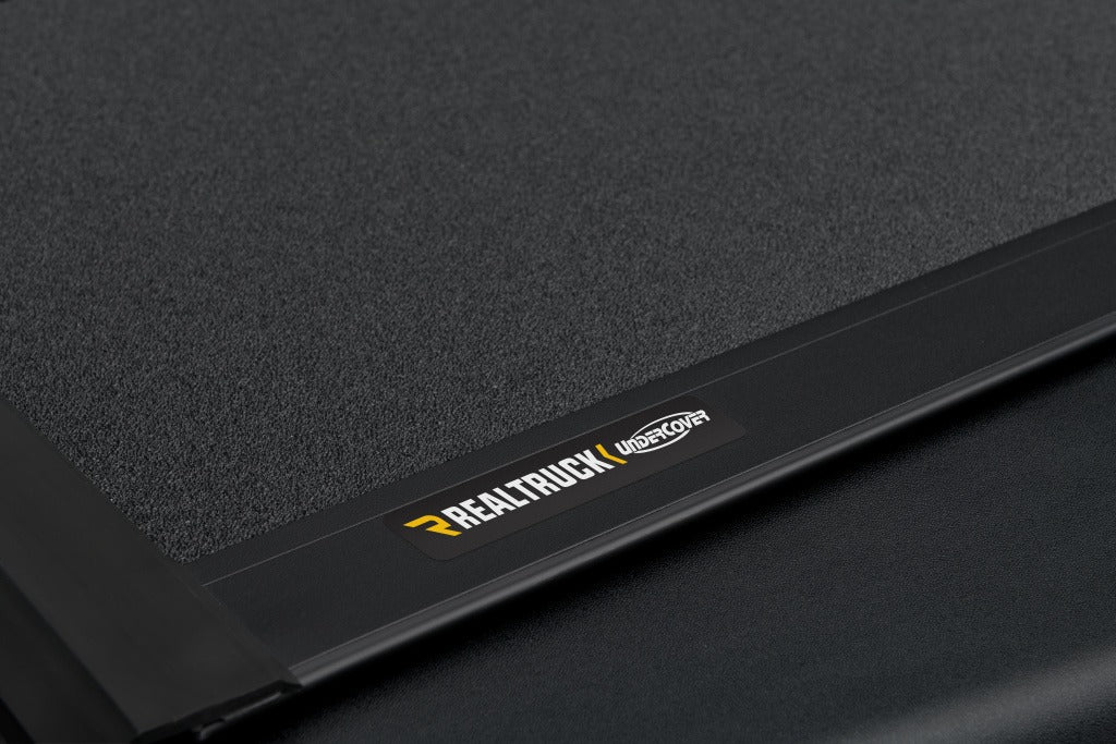 Undercover Ax32009 Tonneau Cover||uc_Armorflex_Dodge-Ram-2019_Details_04badge_Rt.Jpg||95||u19ax32009||1531024