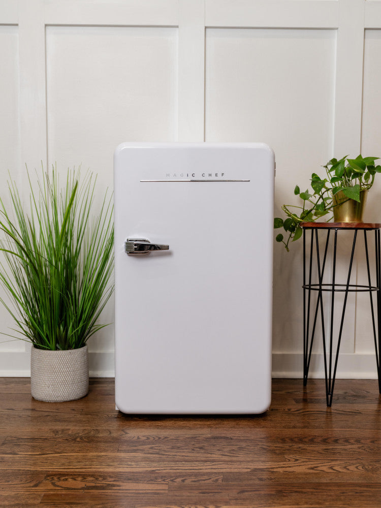 Product of Magic Chef Mcr32chw Refrigerator