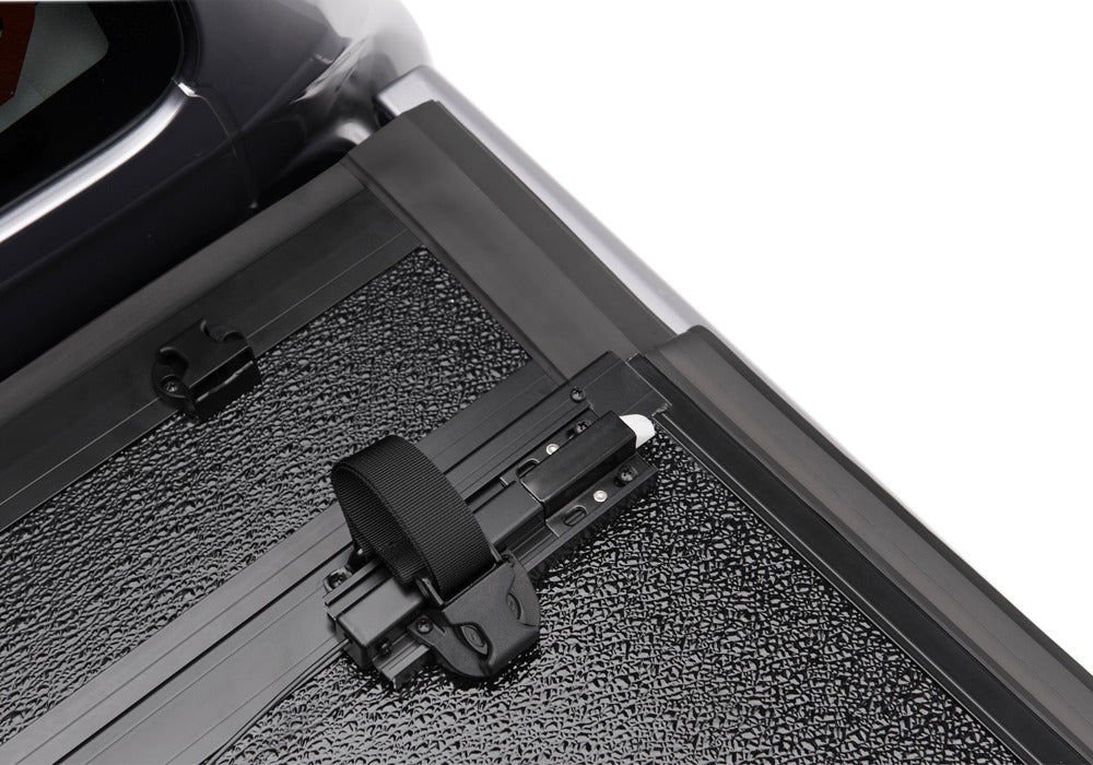 Undercover Fx41010 Tonneau Cover||uc_Flex_Hilux_Buckledetail_H.Jpg||88||u19fx41010||1252467