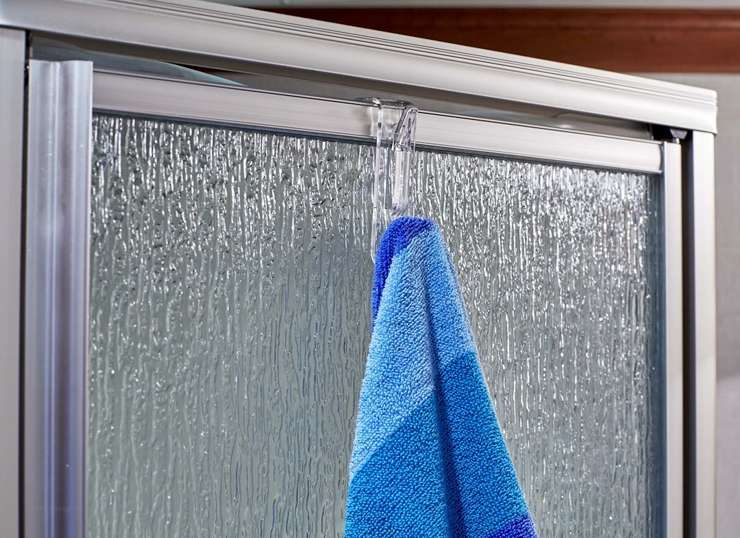 Rv Designer M125 Multi Purpose Clip||m125 In Use_Bath Towelwebready.Jpg||90||r6rm125||1462257