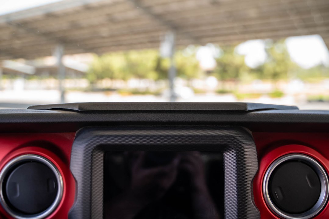 Dv8 Offroad Dmjl-02 Cell Phone Mount Plate||jeep-Wrangler-Jl-_-Gladiator-Jt-Device-Dash-Mount-V2-Installed-4.Jpg||92||dv8dmjl02||1626931