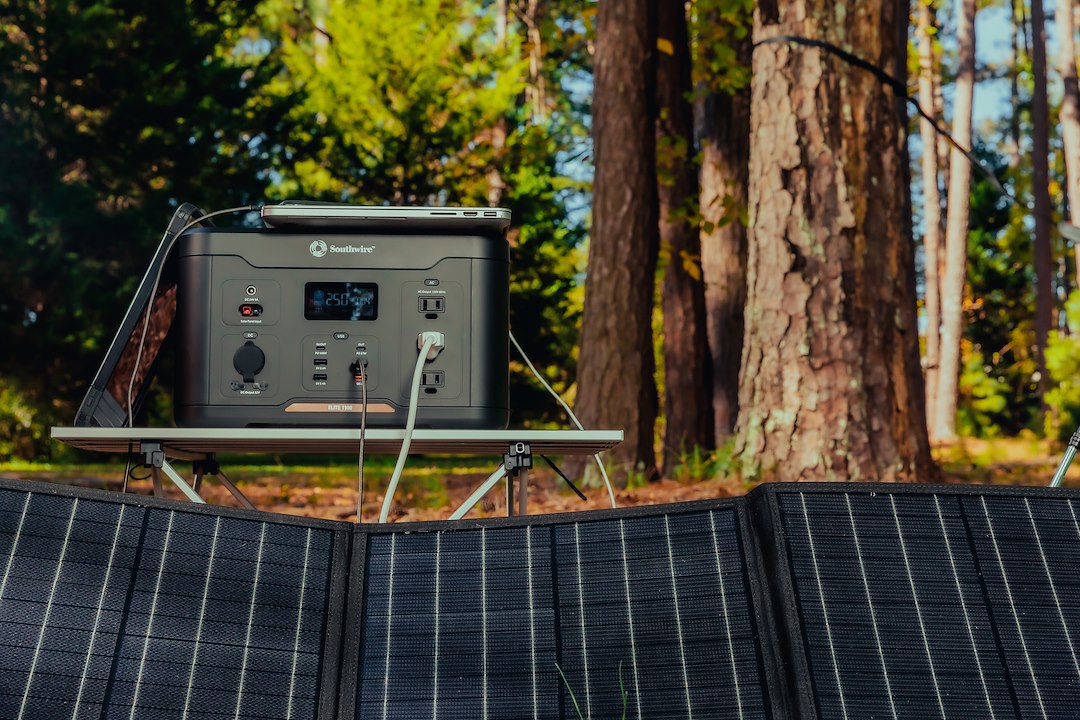 Product of Southwire Corp. 53253 Portable Power Bank