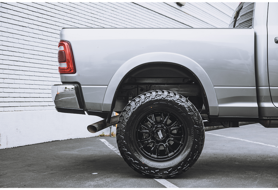 Moto Metal Wheels Mo810bx20908020 Wheel||moto Metal-Mo810-Legacy-22x10-Gloss Black-2022 Dodge Ram 24.Png||91||a78c000017779||2262453