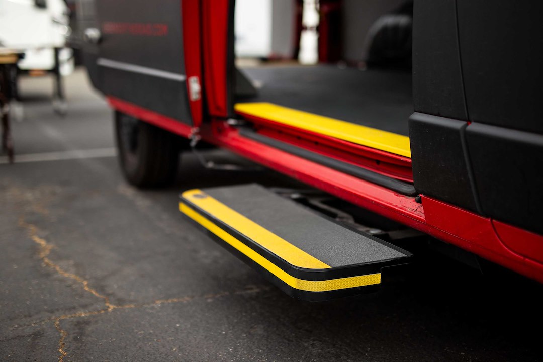 Legend Fleet Me0414-Ukrs1a Entry Step Mounting Bracket||automatic-Mechanical-Side-Step.Jpg||87||lfsme0414ukrs||1546202