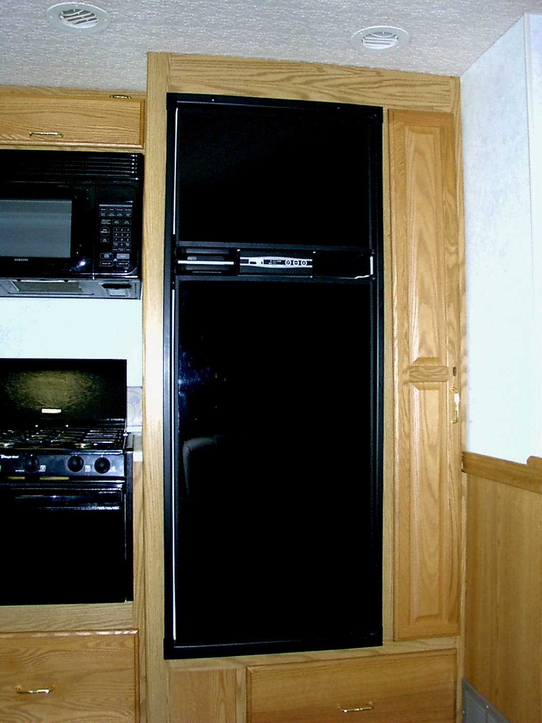 Frv Inc. He0601l Refrigerator Door Panel||black Acrylic Panels.Jpg||85||f6lhe0601l||1748334