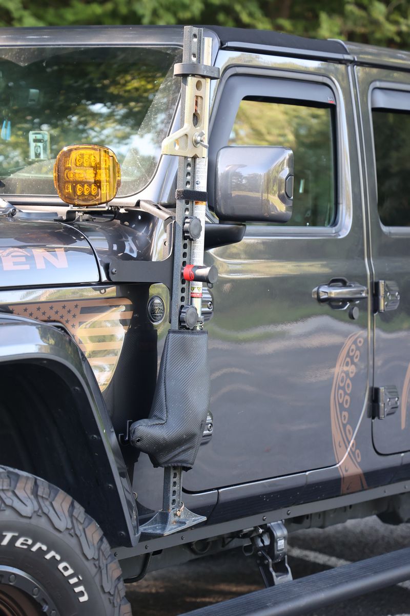 Product of Bolt Locks/ Strattec Security 7040029 Jack Mount