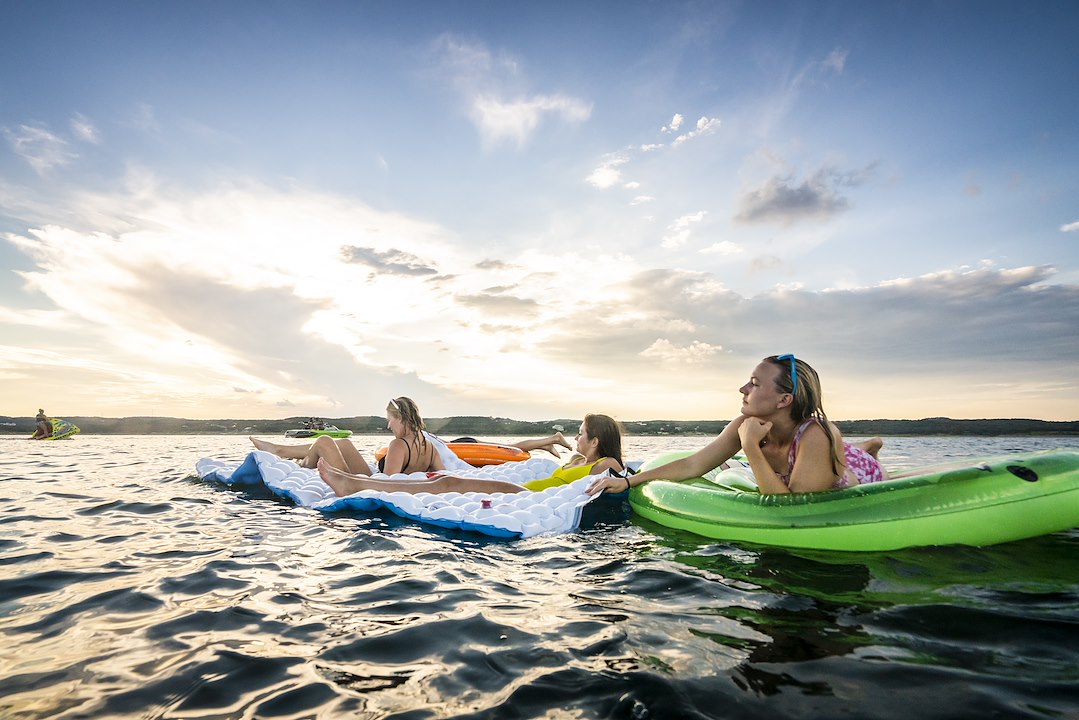 Airhead Ahpf-067 Float Tube||airhead_Lifestyle_Austin_21_ Pool Lake River -23.Jpg||95||a4mahpf067||1085966