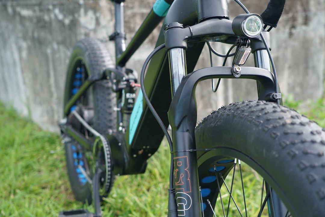 Eunoraue Ebikes 04-17-01 Bicycle||defender_S_Blue_7.Jpg||95||eun041701||1071715