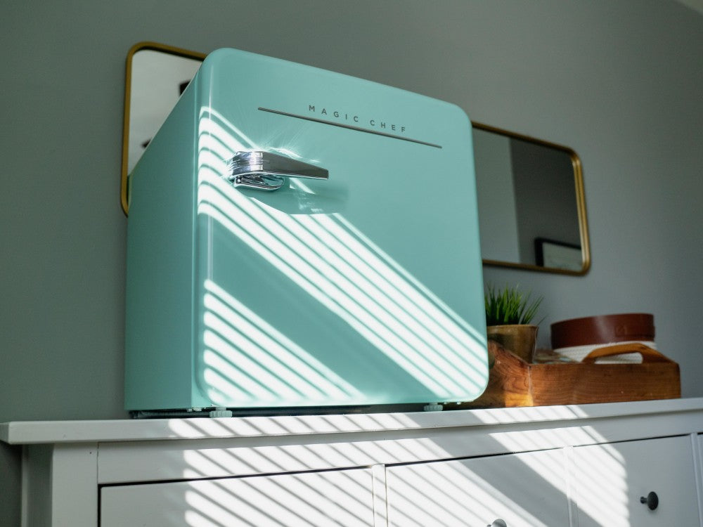 Product of Magic Chef Mcr16chm Refrigerator