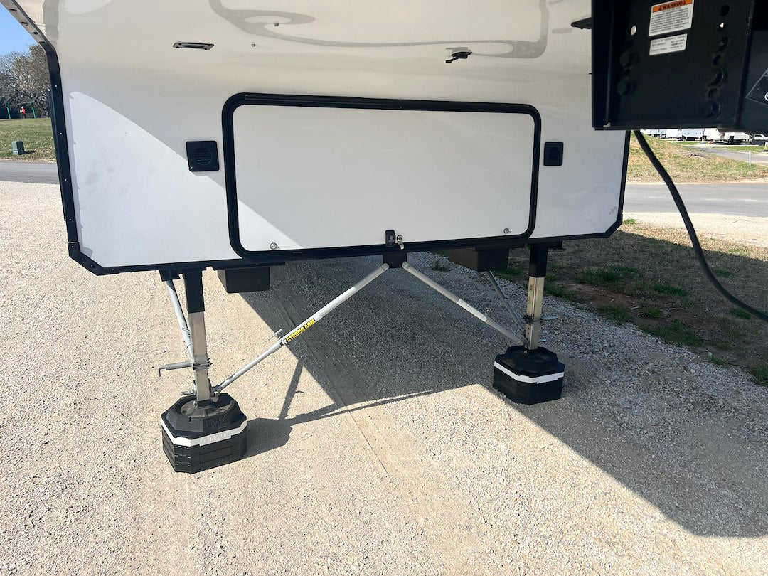 Snappad Stk2-White Trailer Stabilizer Jack Stand Pad||5thwheelblackwhitemixuse.Jpeg||88||sntk2white||1745395