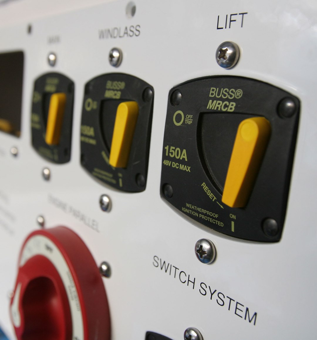 Blue Sea 7048-Bss Circuit Breaker||||86||b6z7048bss||2006391
