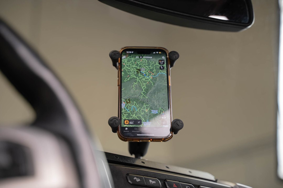 Dv8 Offroad Dmff-01 Cell Phone Mount Plate||2015-2020-F-150-_-2017-2021-F-250-350-Digital-Device-Dash-Mount-Installed-3.Jpg||92||dv8dmff01||1626903