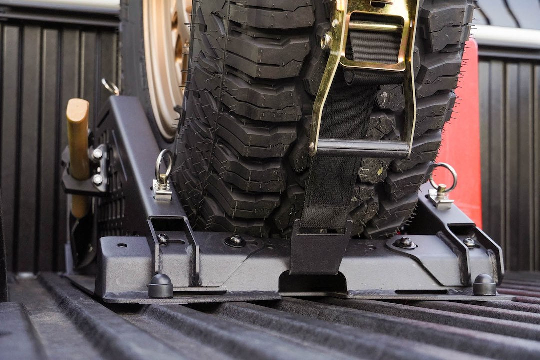 Dv8 Offroad Unbm-01 Spare Tire Carrier||truck-Bed-Universal-Tire-Carrier-_-Accessory-Mount-Installed-1.Jpg||92||dv8unbm01||1629552