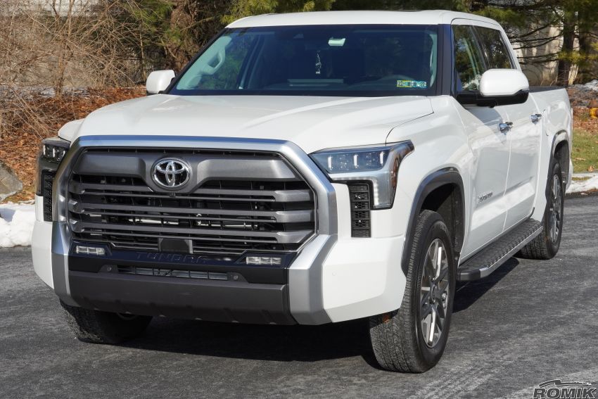 Product of Romik USA 51728418 REC Series Running Board