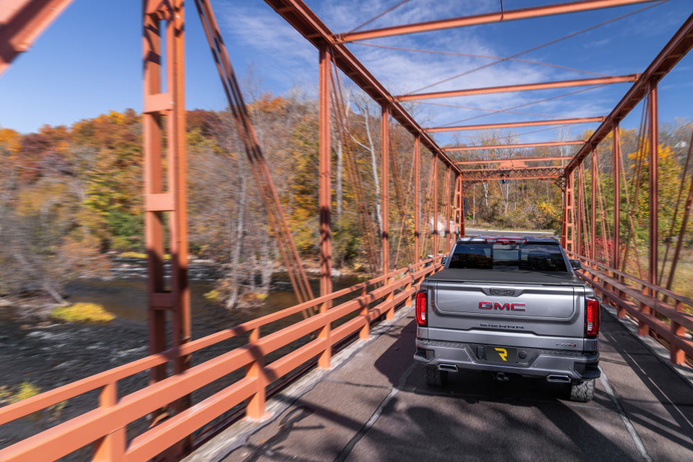 Extang 90703 Tonneau Cover||trifectaalx_20sierra1500silver_Rear_Drivingbridge_Rt.Jpg||95||e1890703||1588656