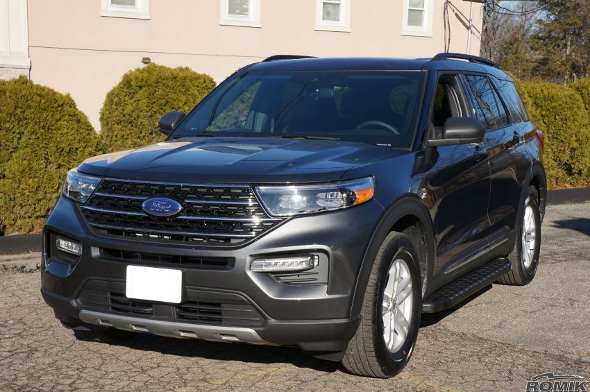 Product of Romik USA 52392419 REC Series Running Board