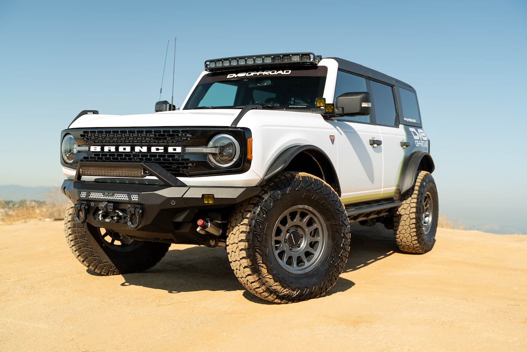Dv8 Offroad Srbr-07 Rocker Panel Guard||2021-2024-Ford-Bronco-4-Door-Rock-Sliders-Installed-6.Jpg||94||dv8srbr07||1629197