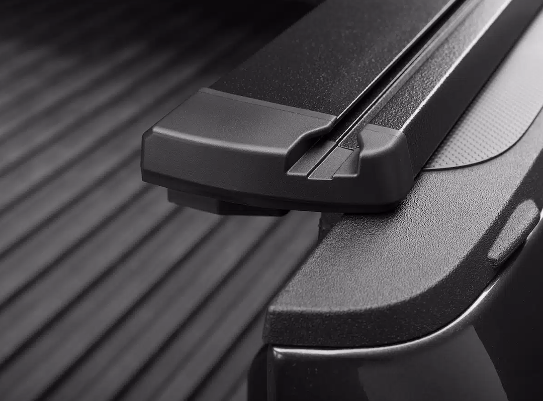 Retrax Eq0337-1 Tonneau Cover||eq0337-1_12.Png||95||rtxeq03371||1739960