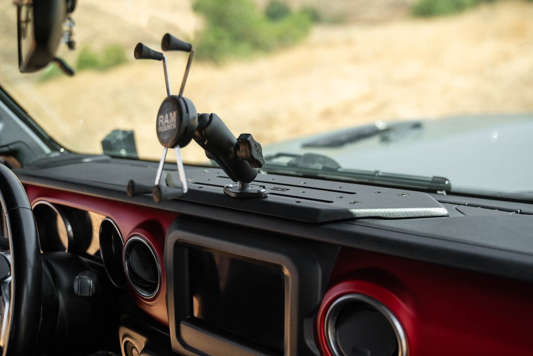 Dv8 Offroad Dmjl-02 Cell Phone Mount Plate||jeep-Wrangler-Jl-_-Gladiator-Jt-Device-Dash-Mount-V2-Installed-6.Jpg||94||dv8dmjl02||1626937