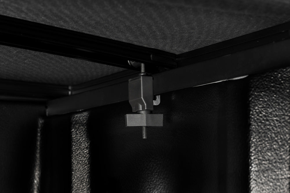 Extang 93410 Tonneau Cover||ex_Trifecta2_F150_Frontsafetyclamp.Jpg||91||e1893410||2470044