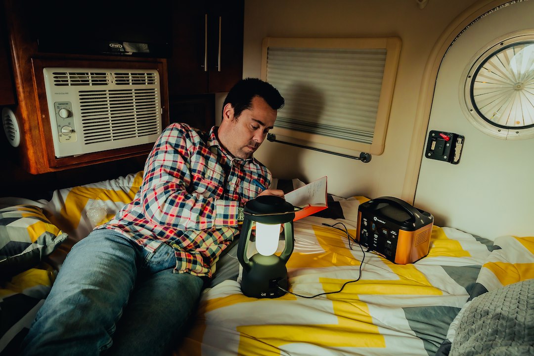 Product of Southwire Corp. 53251 Portable Power Bank