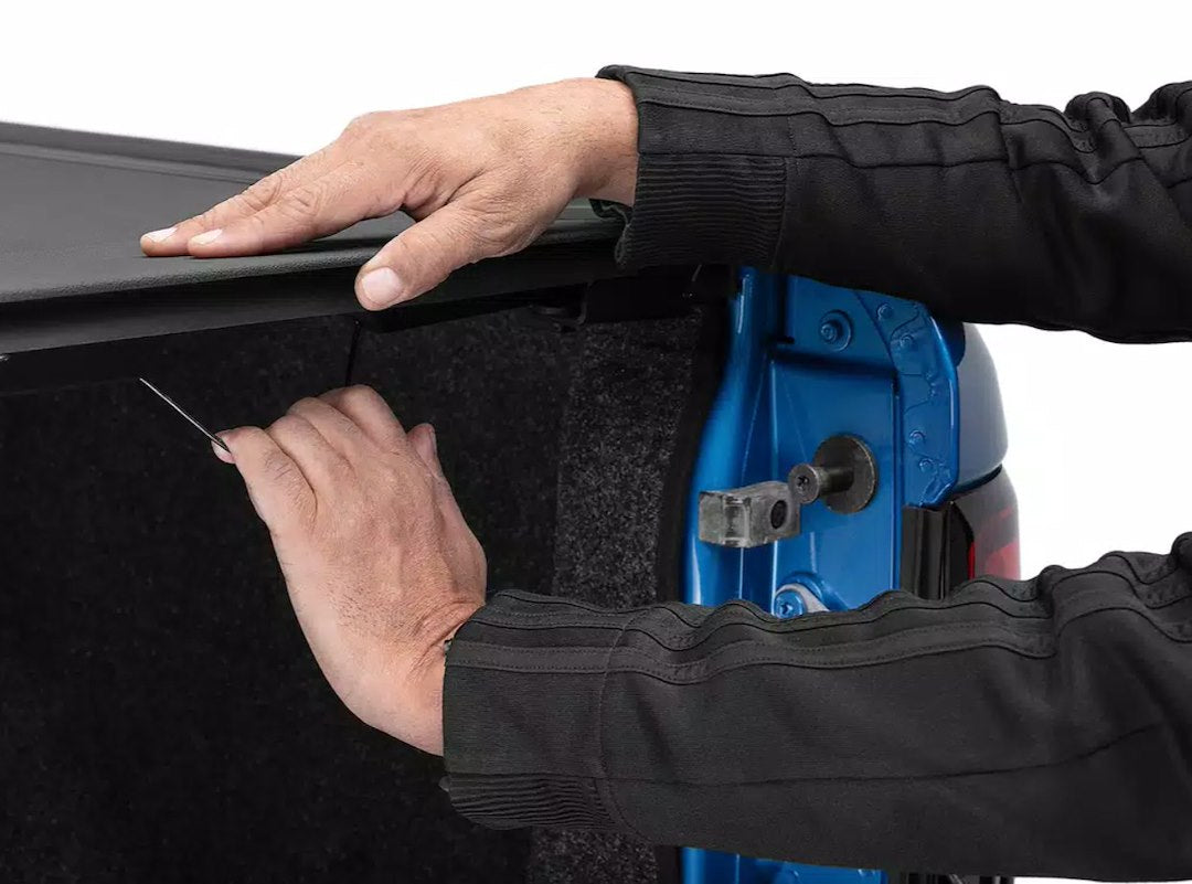 Bak Industries 80327 Tonneau Cover||rvlrx4s_Tonneau Cover_Blue_7.Jpg||95||b6580327||1768505