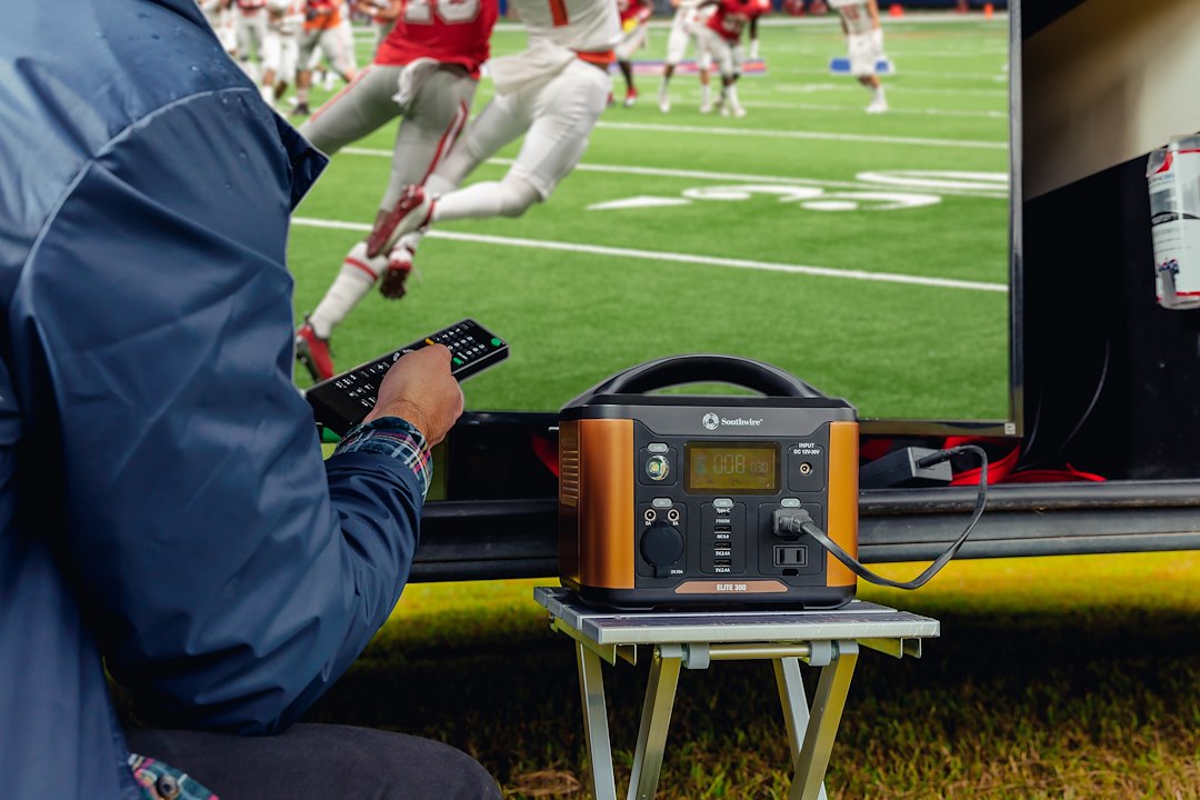 Product of Southwire Corp. 53251 Portable Power Bank