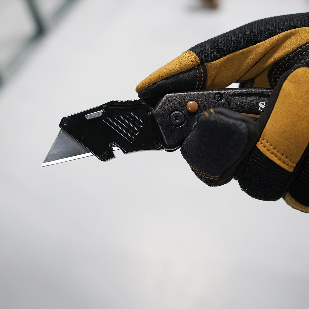 Product of Southwire Corp. Utilqo Utility Knife