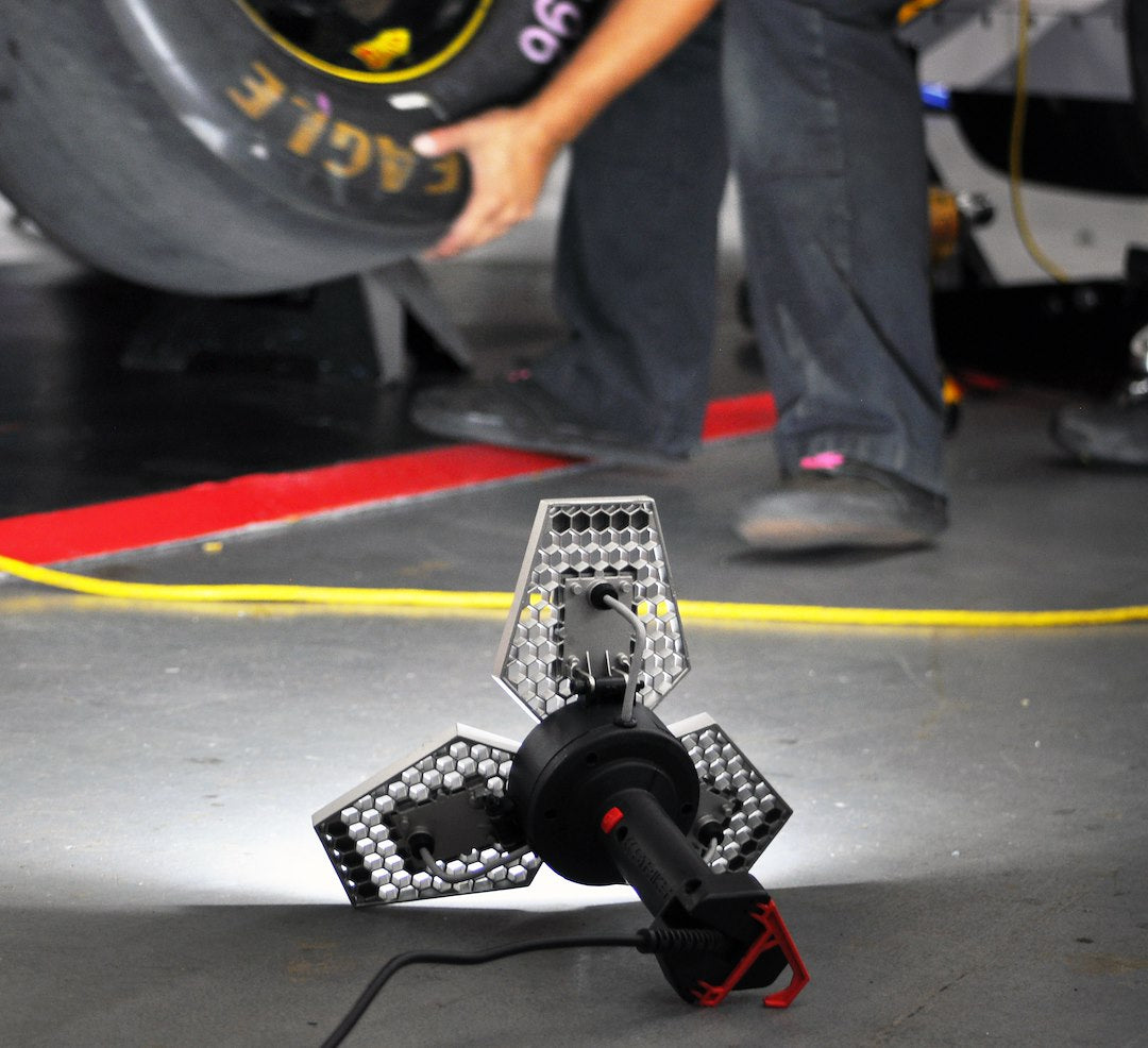 Stkr Concepts 00177 Flashlight||stkr_Trilight-Shoplight_Tire-Change.Jpg||95||s8k00177||848811