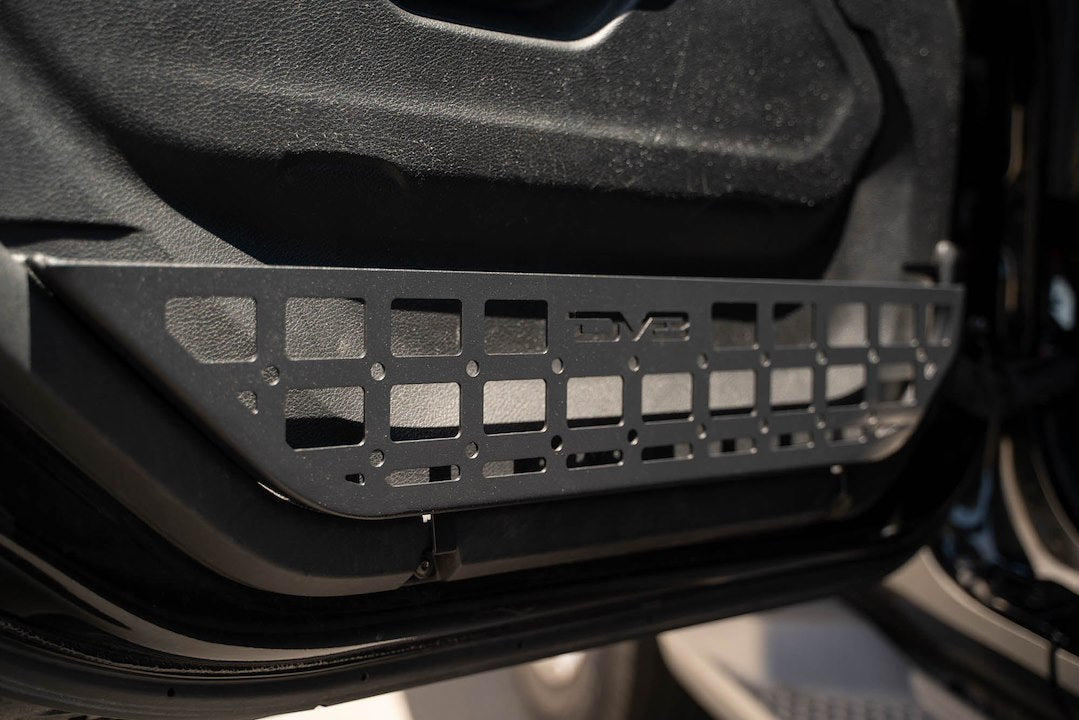 Dv8 Offroad Mpjl-07 Molle Cargo Panel||wrangler-Jl-_-Gladiator-Jt-Slim-Front-Door-Molle-Pockets-Installed-1.Jpg||91||dv8mpjl07||1628337
