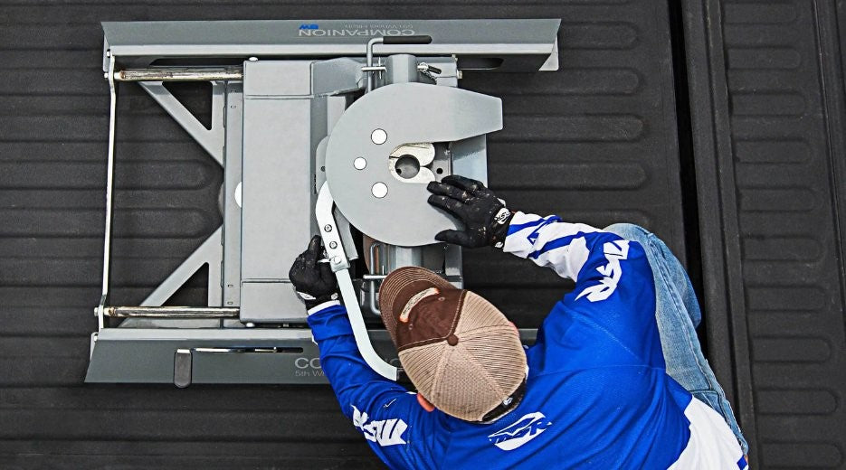 Choosing the Best Fifth Wheel Hitch for Your Camper