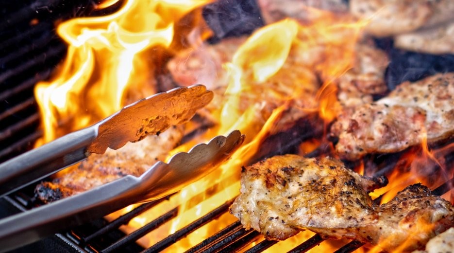 Charcoal vs. Propane Grills for Camping and RVing
