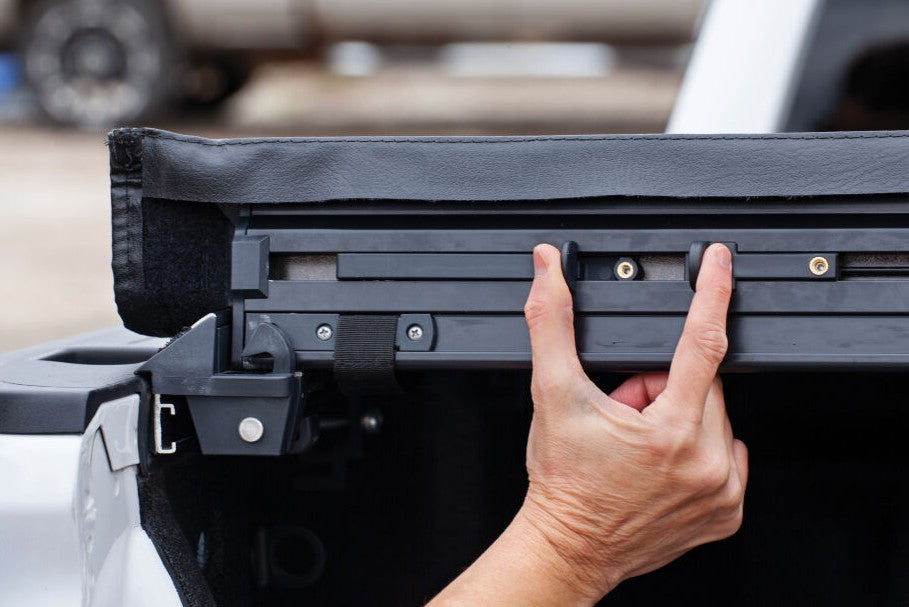 Product of Leer 610169 Tonneau Cover