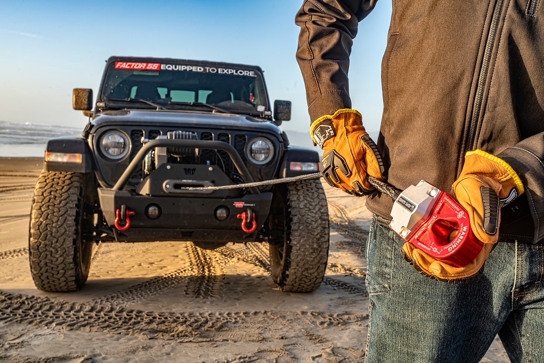 Product of Factor 55 00080-04 Winch Cable Shackle Mount