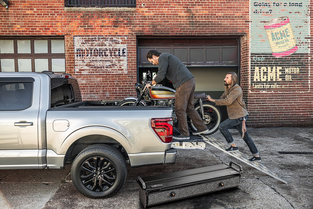 Product of Retrax R-T-80378 Tonneau Cover