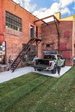 Product of Retrax R-T-80378 Tonneau Cover