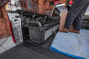 Product of Retrax R-T-80378 Tonneau Cover