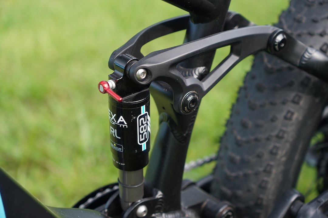 Eunoraue Ebikes 04-17-01 Bicycle||defender_S_Blue_8.Jpg||95||eun041701||1005740